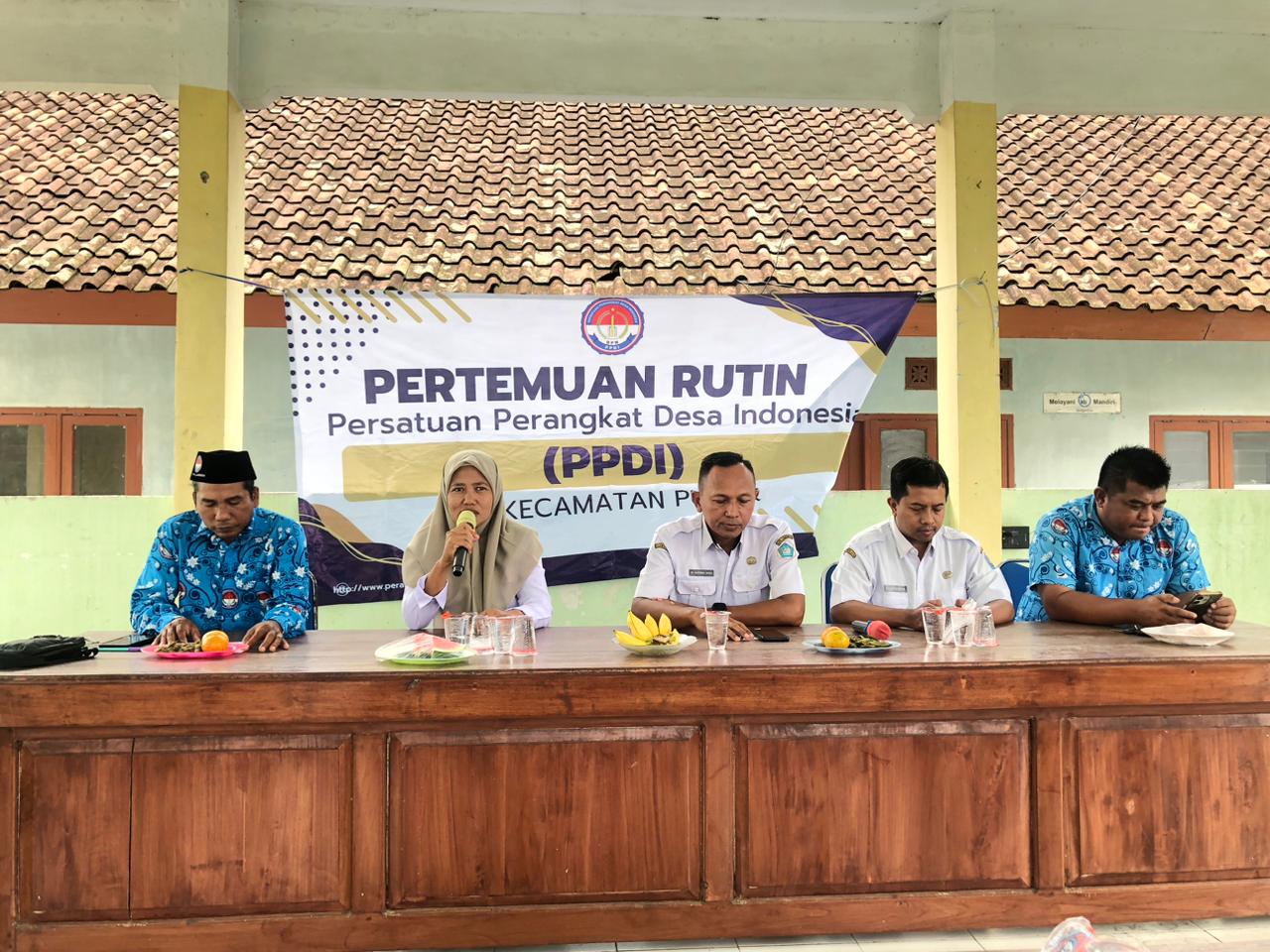Foto: kegiatan pertemuan rutin perangkat desa indonesia Kecamatan Pucuk Kabupaten Lamongan