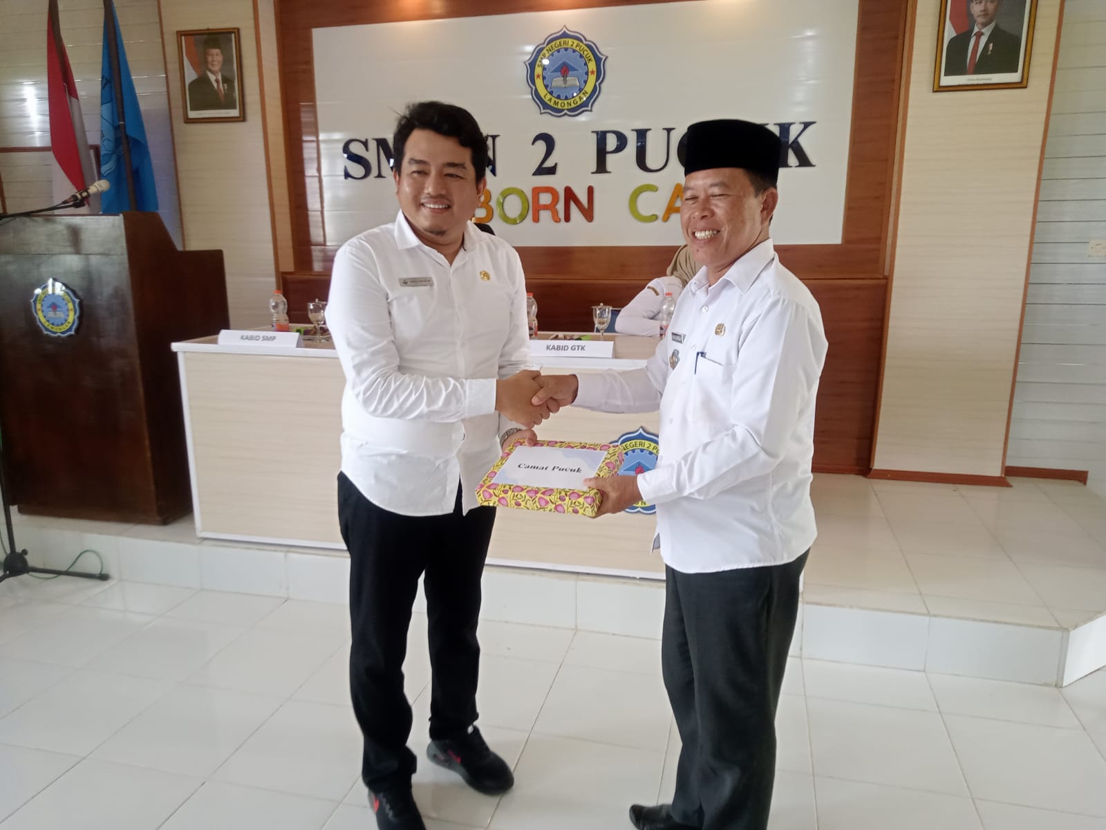 Foto: KEGIATAN SERAH JABATAN (SERTIJAB) DI SMP 2 PUCUK KECAMATAN PUCUK KABUPATEN LAMONGAN