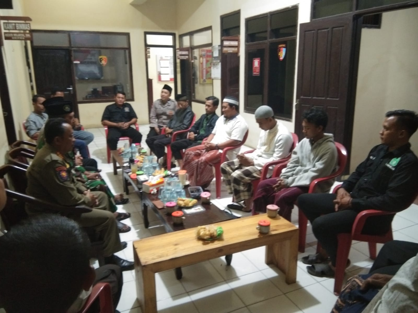 Foto: KEGIATAN PENANDATANGANAN KESEPAKATAN BERSAMA FORKOPIMCAM DENGAN IPSI DAN PERGURUAN SILAT DALAM RANGKA HARKAMTIBMAS SELAMA BULAN SUCI RAMADHAN 1447 H DI WILAYAH KEC. PUCUK KAB. LAMONGAN