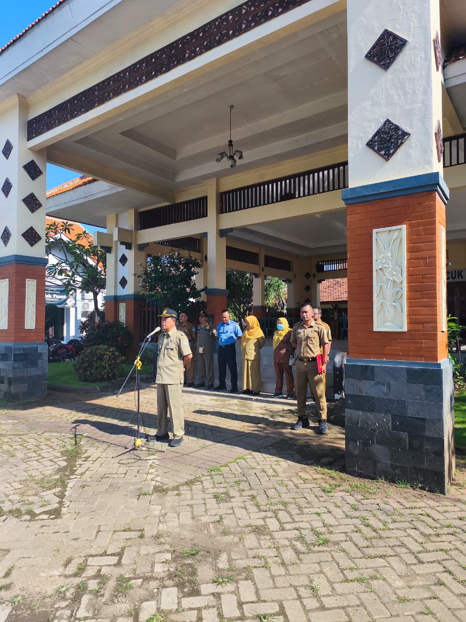 Foto: Kegiatan Apel Senin Pagi Pegawai Kantor Kecamatan Pucuk 2026