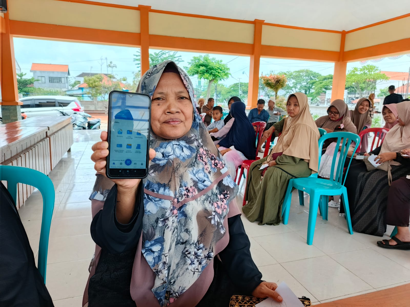 Foto: Kegiatan Pendaftaran Aplikasi IKD( Identitas kependudukan Digital ) di Desa Pucuk Kecamatan Pucuk Kabupaten Lamongan