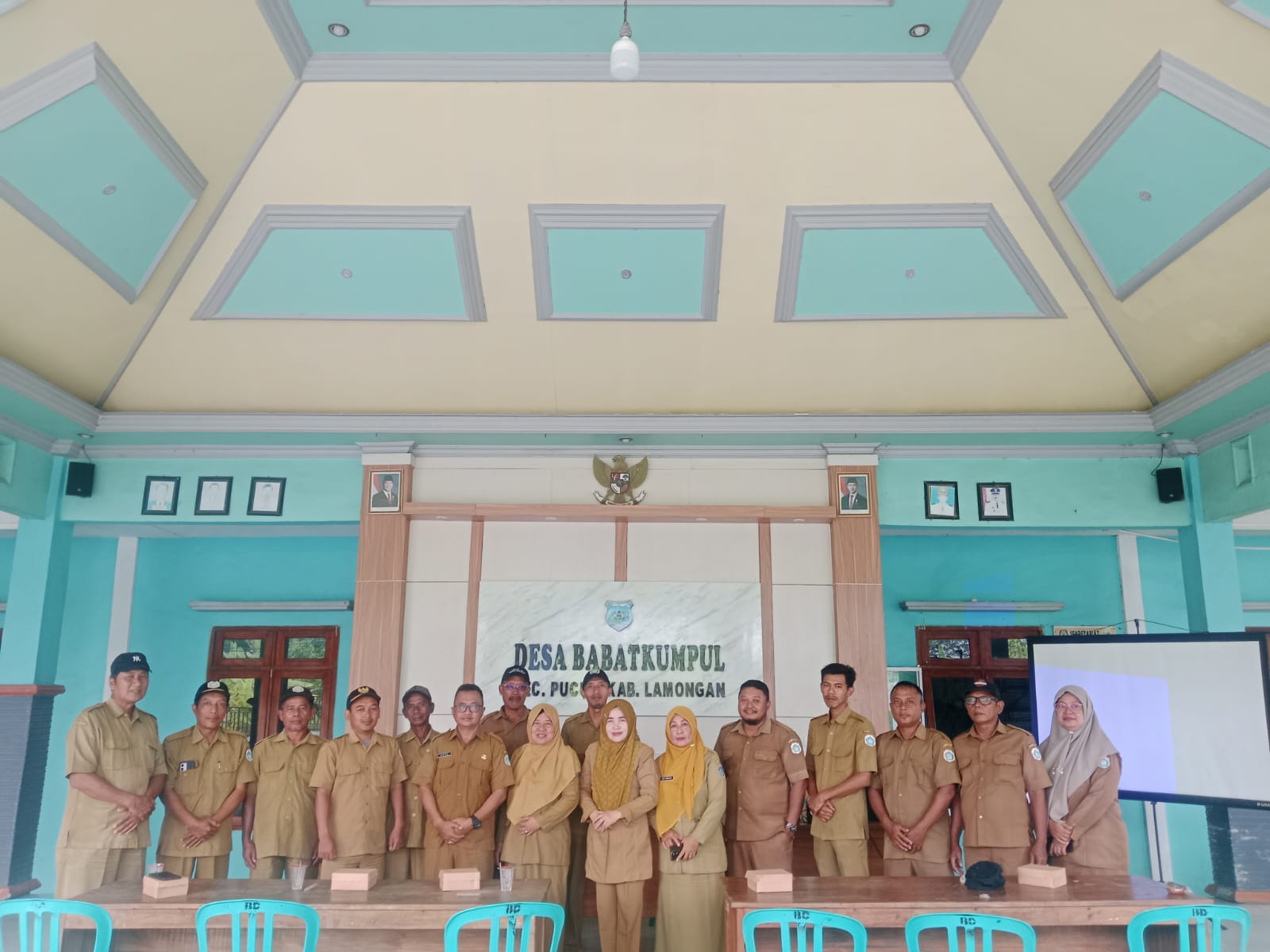 Foto: KEGIATAN PEMBINAAN ADMINISTRASI DESA OLEH TIM KECAMATAN PUCUK DI DESA BABATKUMPUL KECAMATAN PUCUK KABUPATEN LAMONGAN