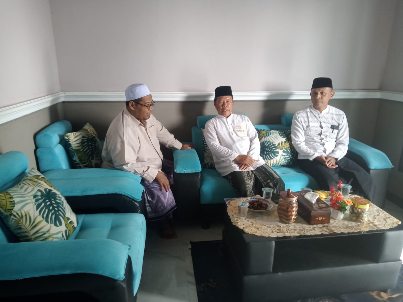 Foto: BAPAK CAMAT PUCUK SILATURAHMI KE KEDIAMAN KETUA MAJELIS ULAMA INDONESIA (MUI) KECAMATAN PUCUK