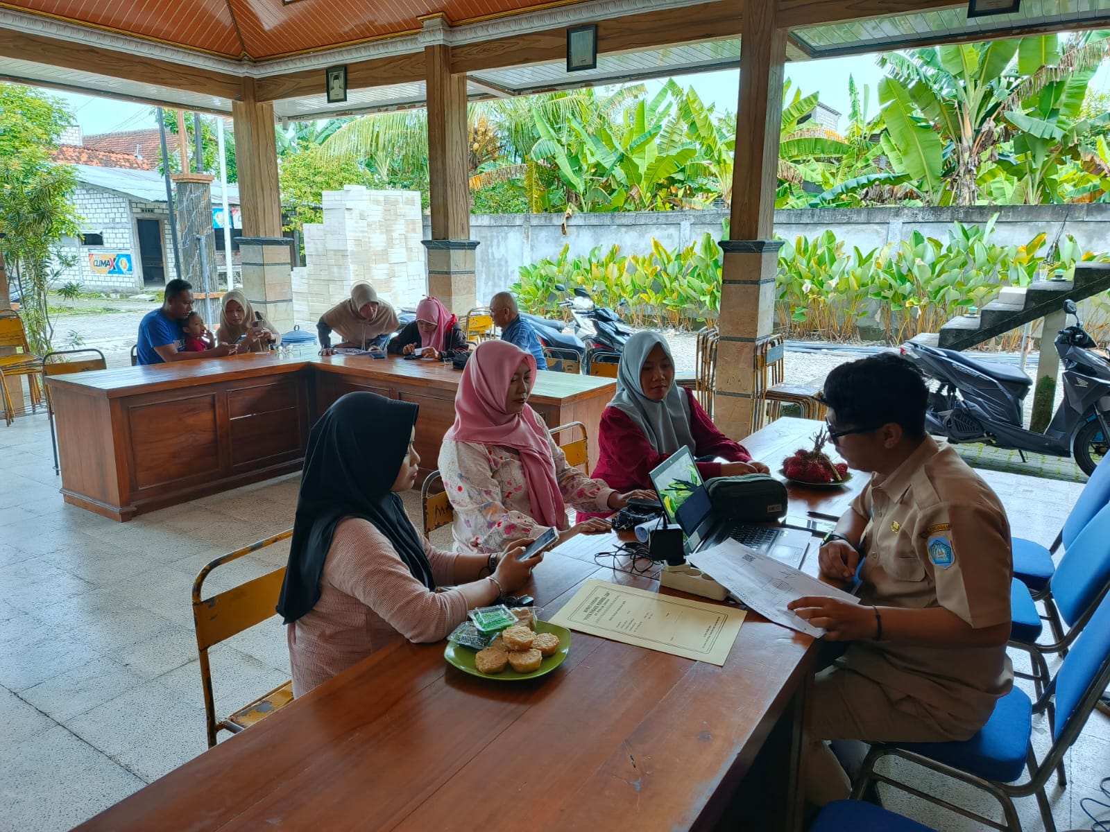 Foto: Kegiatan Pendaftaran Identitas Kependudukan Digital (IKD) di Desa Warukulon, Kecamatan Pucuk, Kabupaten Lamongan