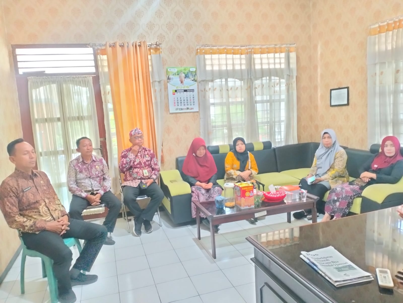Foto: RAPAT KASI DAN KASUBAG KECAMATAN PUCUK