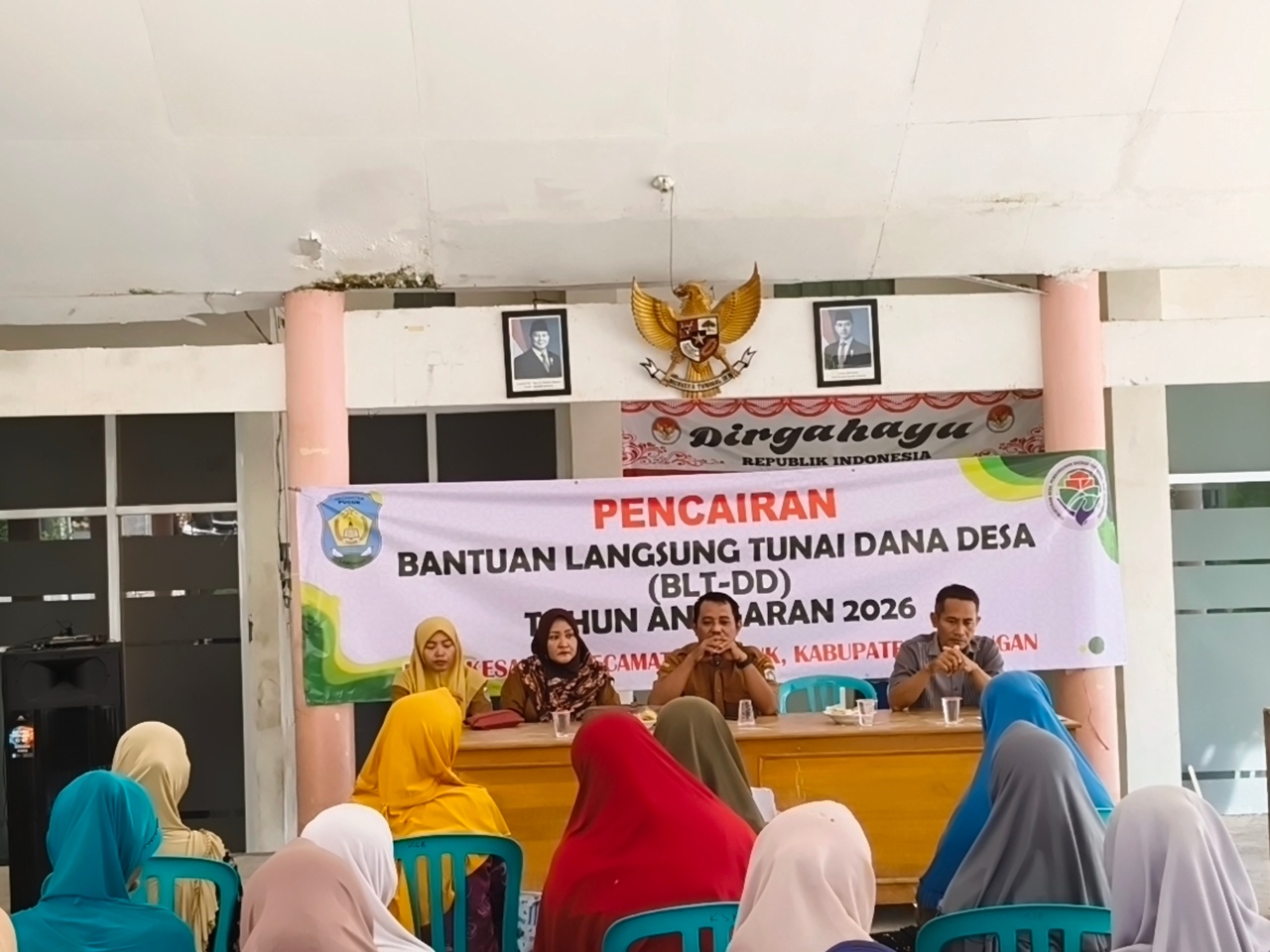 Foto: Kegiatan Pencairan BLT di Desa Kesambi Kecamatan Pucuk 2026