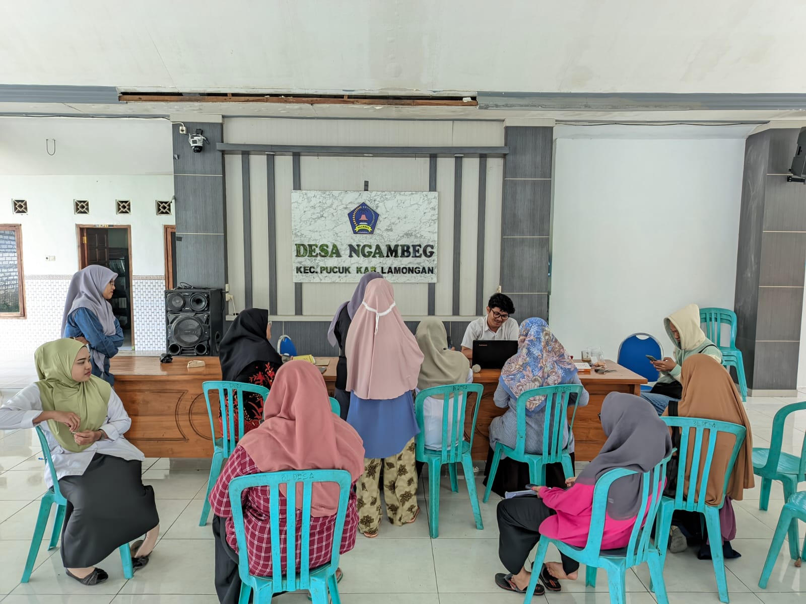 Foto: KEGIATAN JEMPUT BOLA IDENTITAS KEPENDUDUKAN DIGITAL (IKD) DI DESA NGAMBEG KECAMATAN PUCUK LAMONGAN 2026