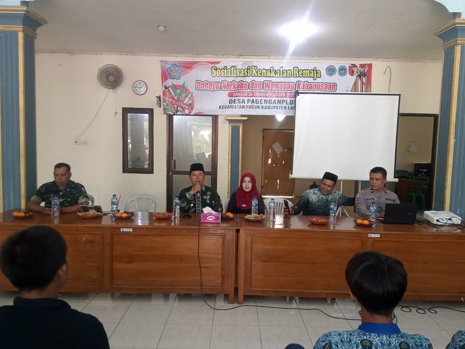 Foto: CAMAT PUCUK DAN SEKCAM PUCUK MENGHADIRI KEGIATAN SOSIALISASI KENAKALAN REMAJA DI DESA PADENGANPLOSO KEC.PUCUK KAB LAMONGAN 2026