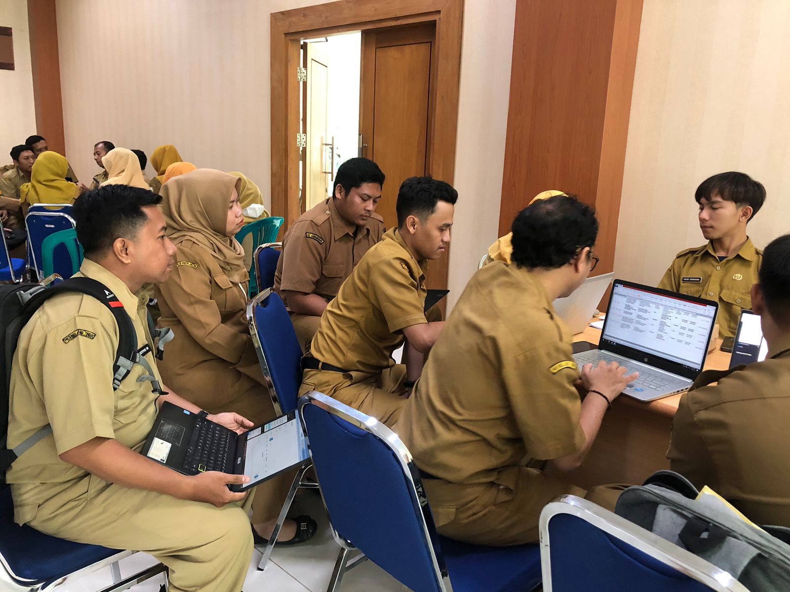 Foto: Sosialisasi Desk Verifikasi Tabel di E-LKPJ 2025 Kecamatan Pucuk Kabupaten Lamongan