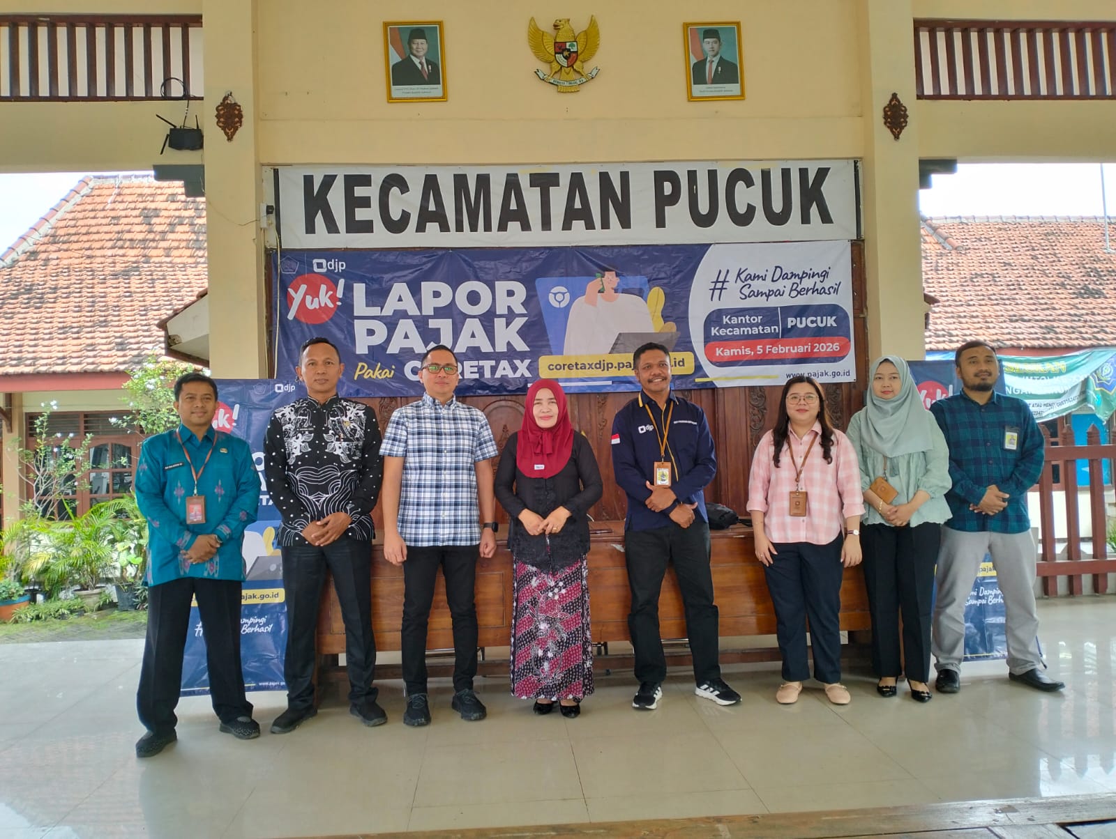 Foto: Kecamatan Pucuk Beserta Tim KPP Pratama Kab. Lamongan melaksanakan Kegiatan Pelaporan Pajak Tahunan Tahun 2025 di Pendopo Kecamatan Pucuk