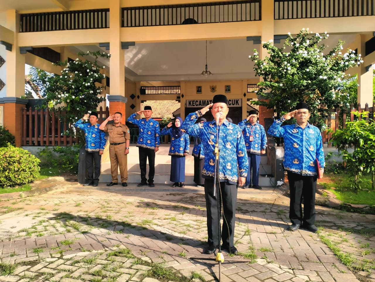 Foto: KEGIATAN APEL PAGI HARI SENIN KECAMATAN PUCUK KAB. LAMONGAN