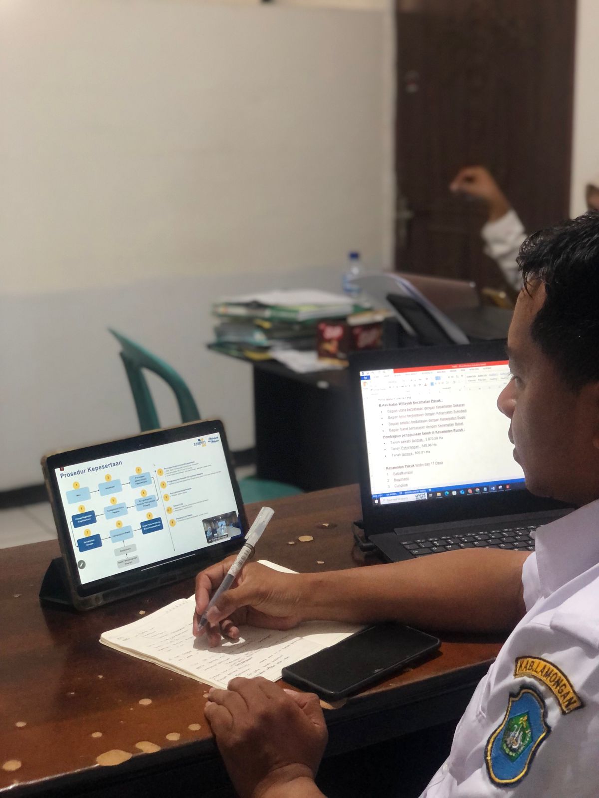 Foto: BENDAHARA GAJI KECAMATAN PUCUK IKUTI ZOOM MEETING BERSAMA TASPEN LIFE