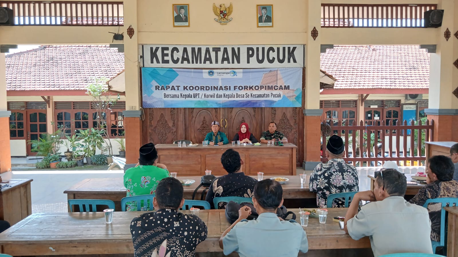 Foto: Rakor Forkopimcam bersama Kepala UPT/Korwil dan Kades SE Kecamatan Pucuk