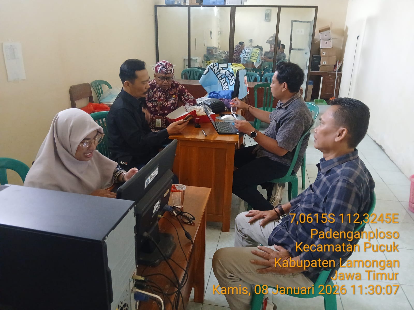 Foto: KASI PPM BERSAMA TA KABUPATEN, PENDAMPING DESA, DAN PLD KUNJUNGAN KE DESA PADENGANPLOSO UNTUK PERBAIKAN SISKEUDES DAN MONITORING KETAHANAN PANGAN