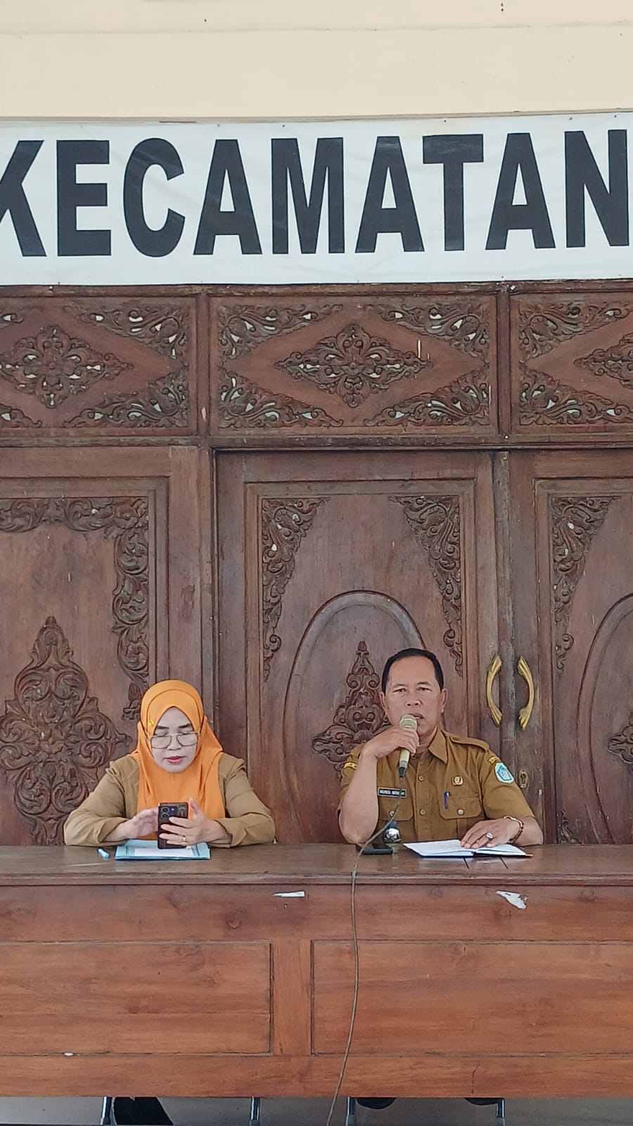 Foto: RAPAT RUTIN STAF KANTOR KECAMATAN PUCUK