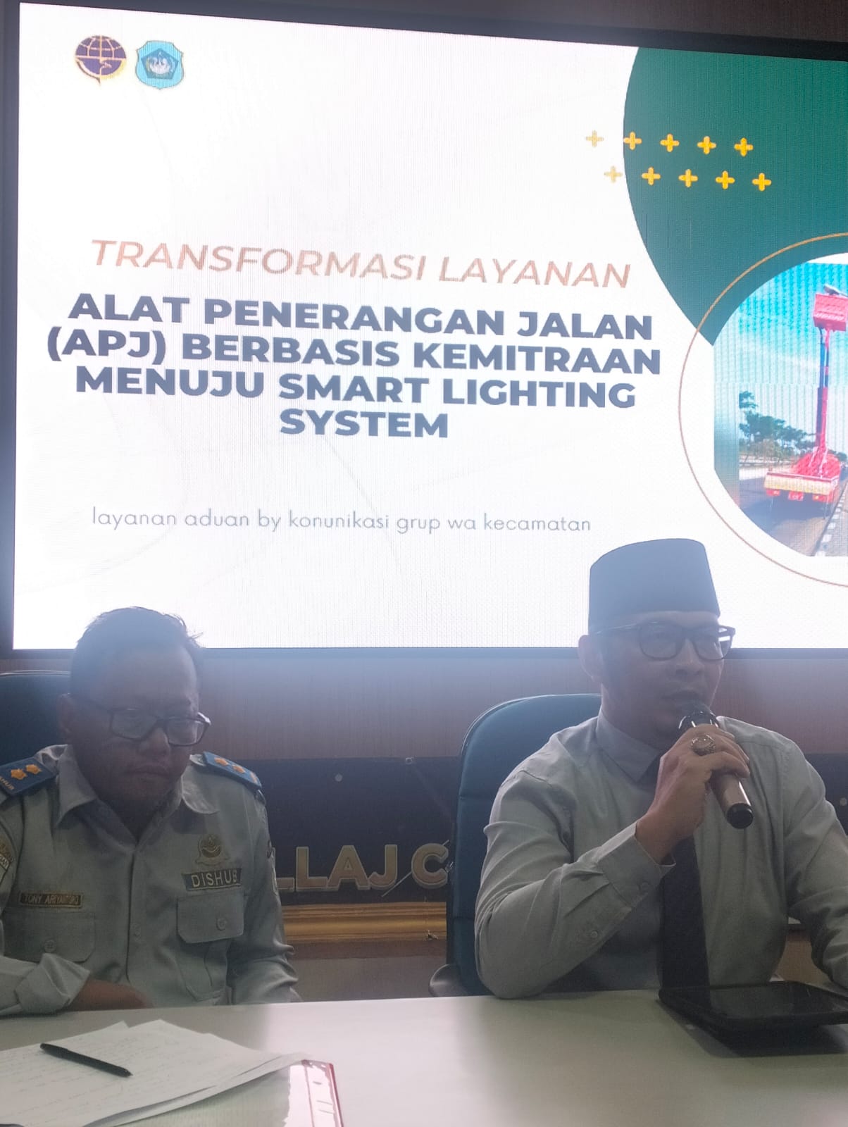 Foto: Rapat koordinas Dinas Perhubungan dan Camat se Kab. Lamongan tentang Transformasi alat penerangan jalan(APJ) berbasis kemitraan menuju Smart Lighting sistem dlm menjadikan "Lamongan Menyala."