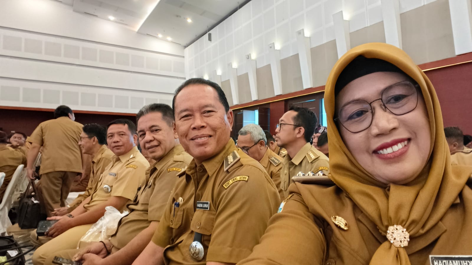 Foto: BAPAK CAMAT PUCUK MENGHADIRI RAPAT KOORDINASI FORKOPIMDA PROVINSI JAWA TIMUR KABUPATEN/KOTA DAN KECAMATAN SE JAWA TIMUR TAHUN 2025