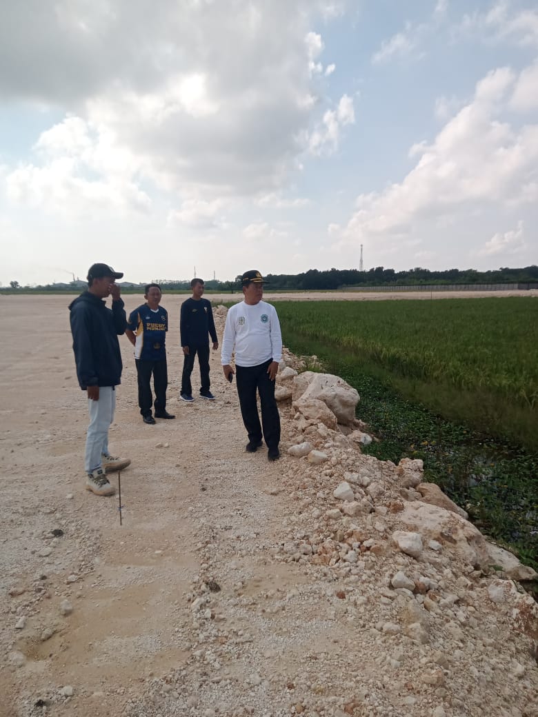 Foto: Kegiatan Cek Lokasi Gorong - Gorong Saluran Air di Desa Waruwetan Kecamatan Pucuk 2026