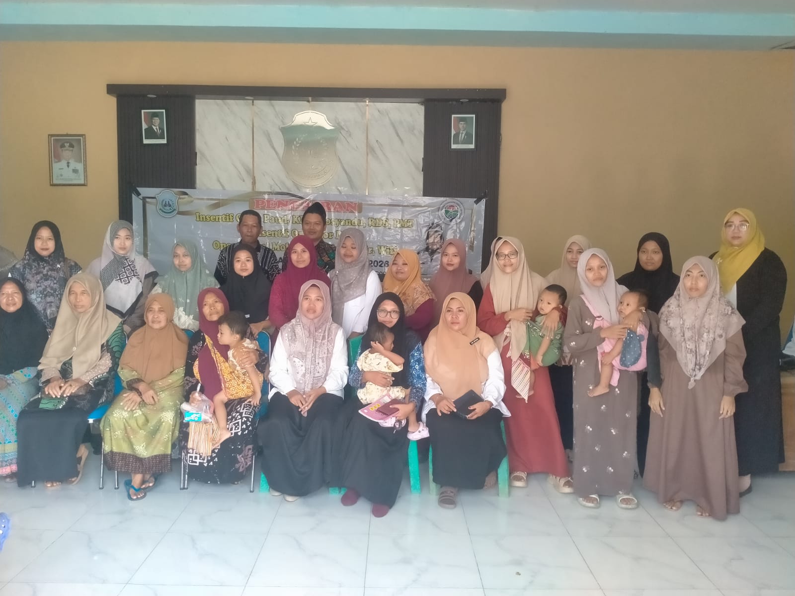 Foto: Penyaluran BLT DD Bulan Mei dan juni Dan Penyaluran Insentif Guru Paud, TPQ dan Driver Mobil Sehat Desa Bugoharjo Kecamatan Pucuk