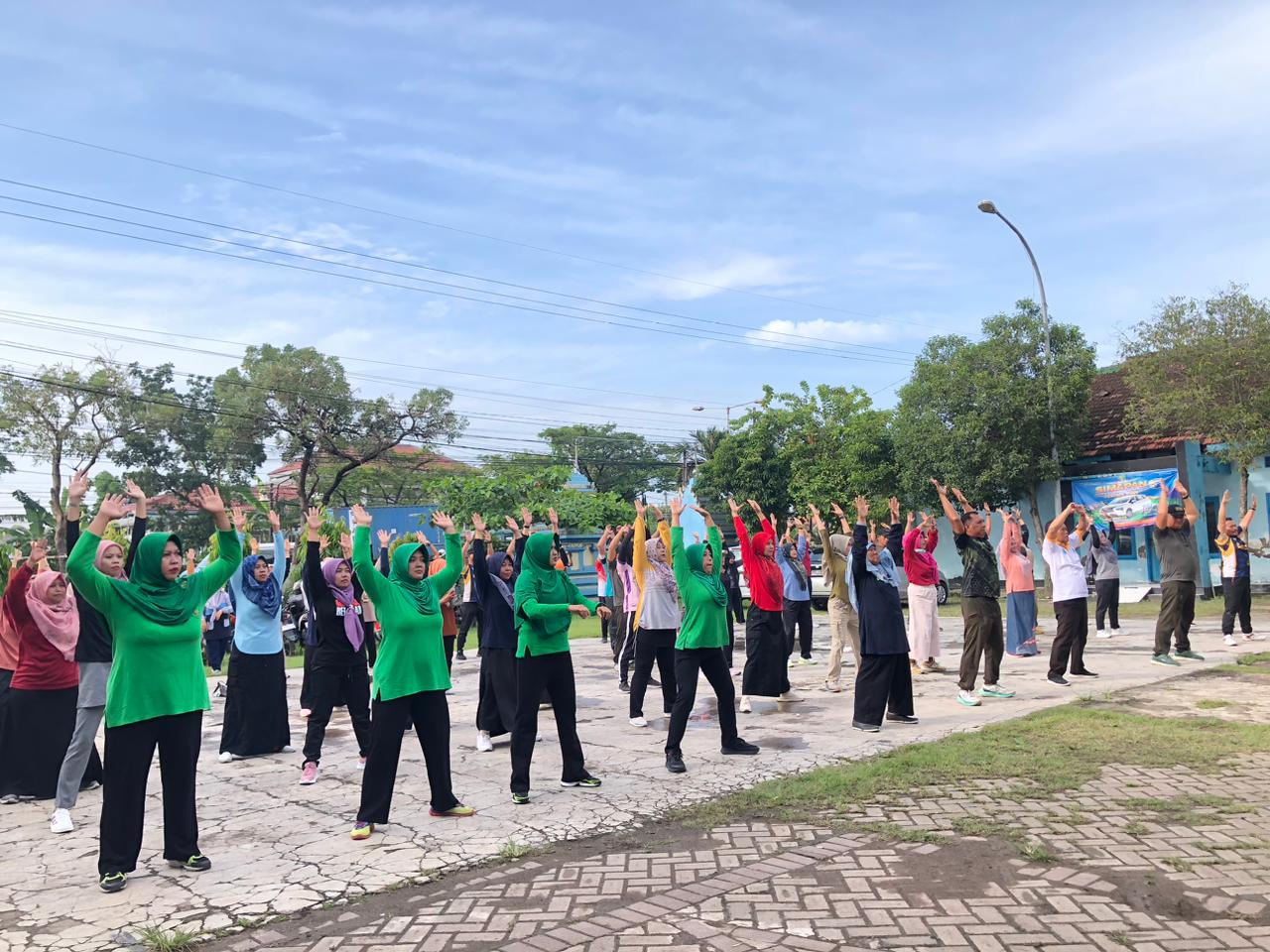 Foto: VIDEO DOKUMENTASI SENAM JUM'AT CERIA DI KECAMATAN PUCUK