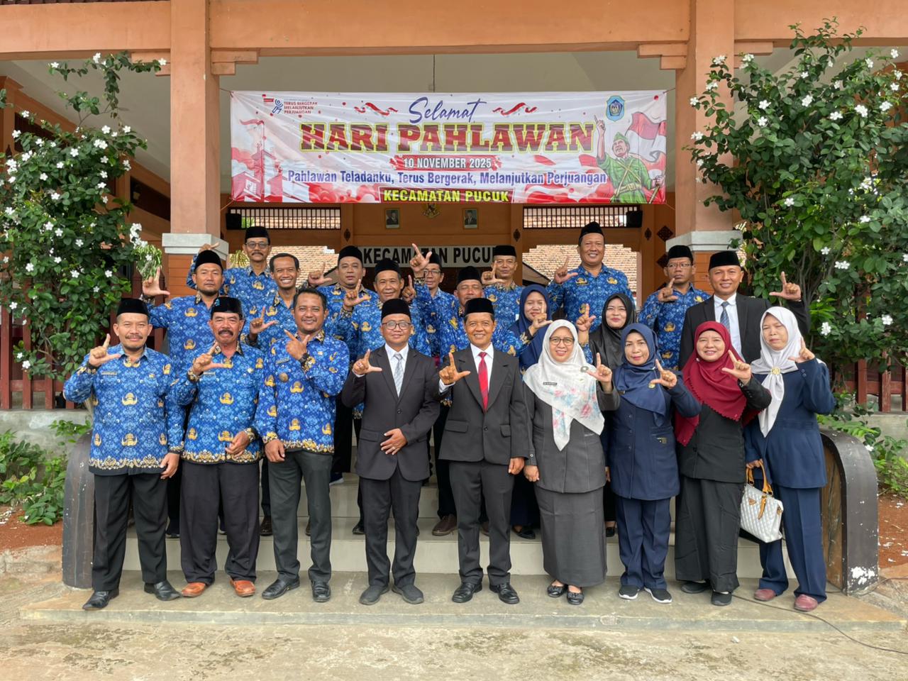 Foto: VIDEO DOKUMENTASI APEL PERINGATAN HARI PAHLAWAN NASIONAL 2025 DI KECAMATAN PUCUK