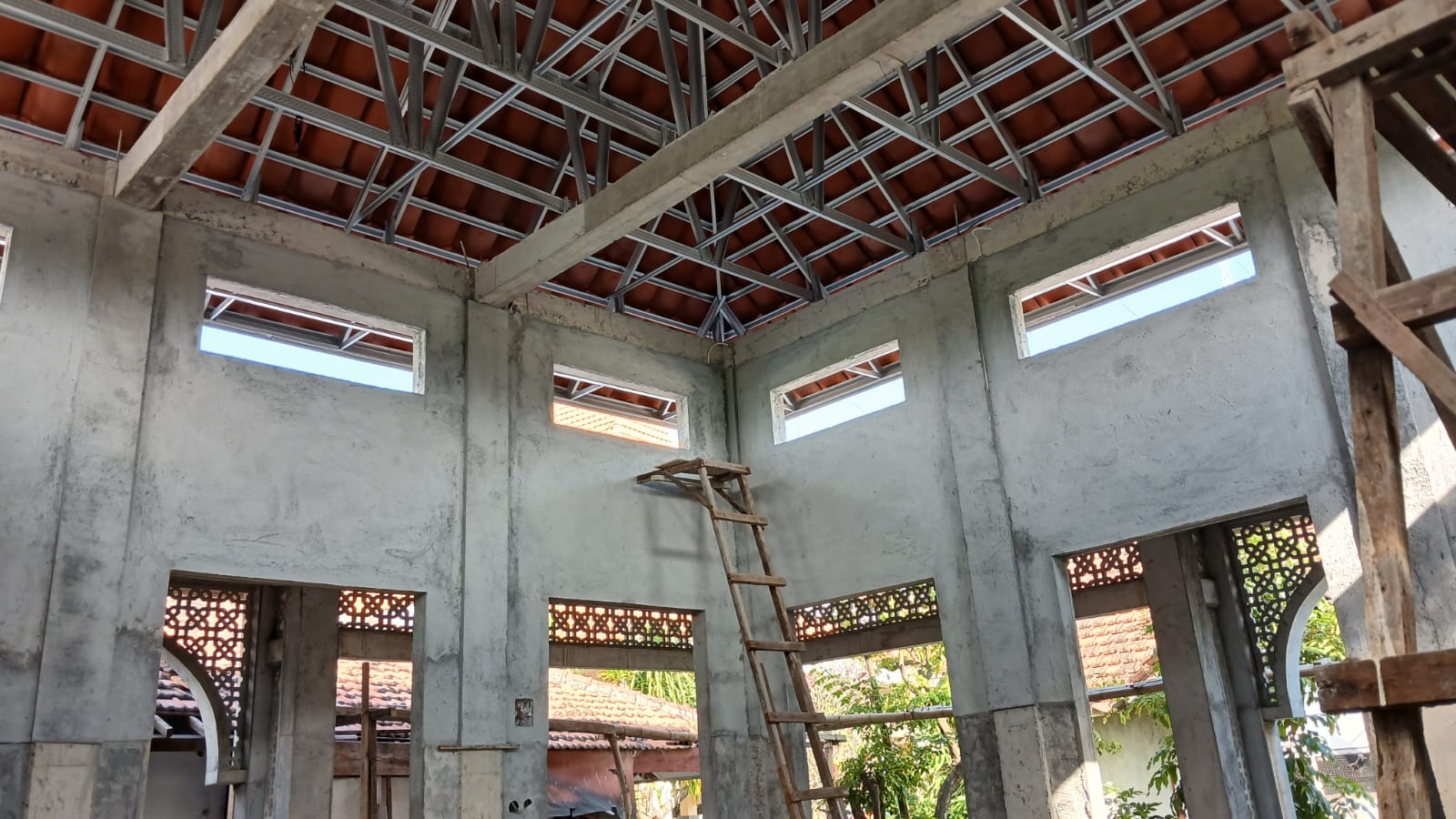 Progres Pembangunan Mushola “AL - MISBAH” Kantor Kecamatan Pucuk