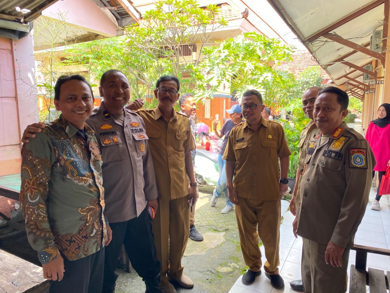 Foto: Kunjungan Pak Purnomo Polres Lamongan di Kantor Kecamatan Pucuk Pucuk 2026