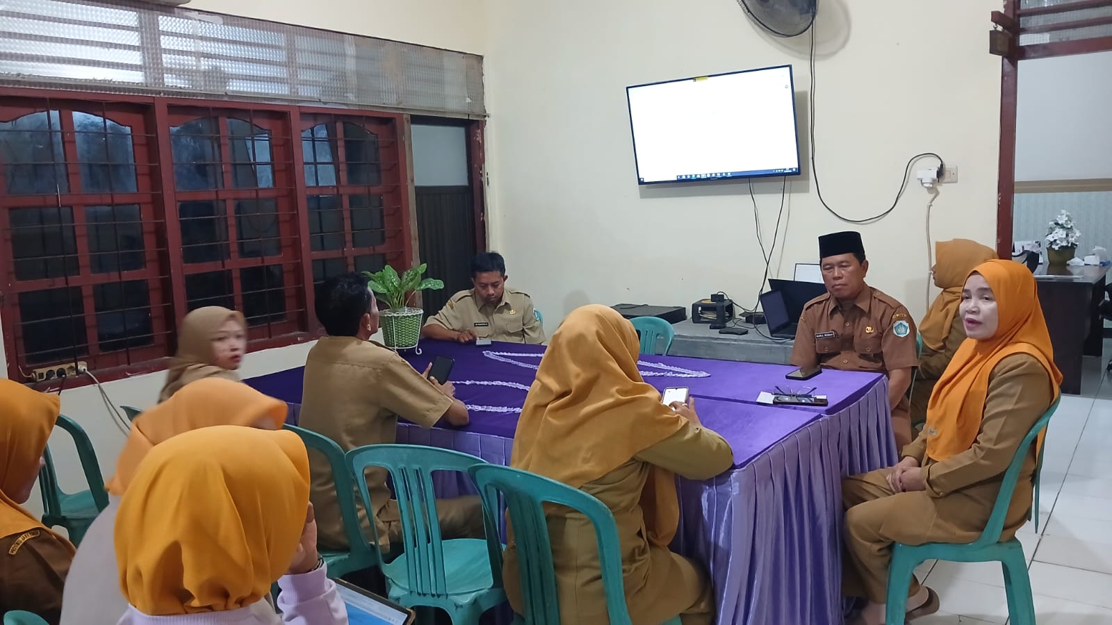 Foto: Pelaksanaan Rapat Tutorial Pelaporan SKP Pegawai Kecamatan Pucuk Tribulan I Tahun 2026