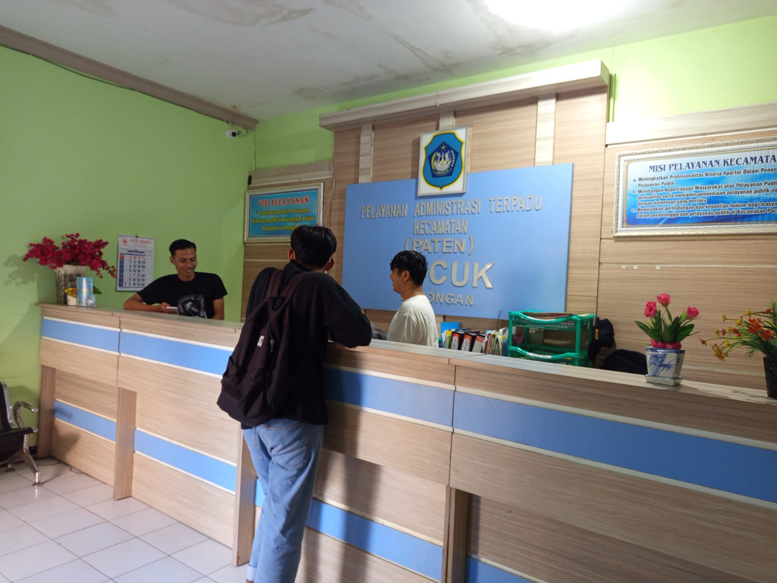 Foto: Pelayanan Administrasi Kependudukan Kantor Kecamatan Pucuk Tetap Buka di Hari Cuti Bersama 14 s/d !5 Mei 2026