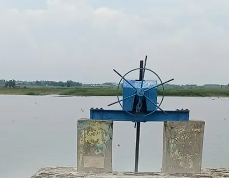 Foto: UPTD PSDA Babat Lakukan Monitoring Waduk Bowo untuk Jaga Stabilitas Debit Air