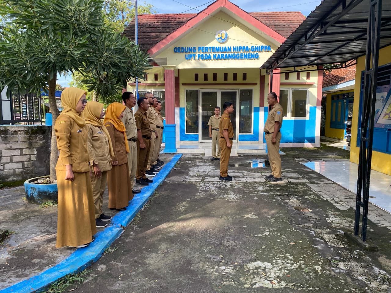 Foto: Apel Pagi UPTD Karanggeneng Dinas SDABK Kab Lamongan