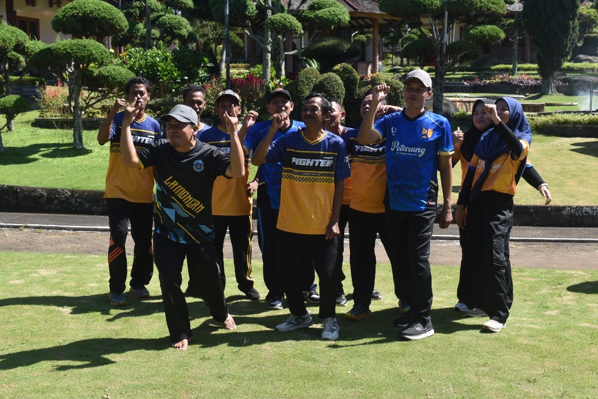 Foto: Seru dan Penuh Kebersamaan, SDABK Lamongan Gelar Fun Game Tingkatkan Soliditas Pegawai