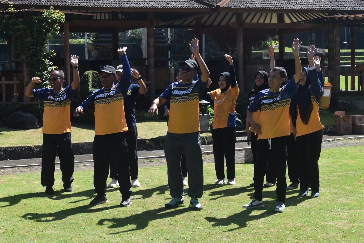 Foto: Seru dan Penuh Kebersamaan, SDABK Lamongan Gelar Fun Game Tingkatkan Soliditas Pegawai