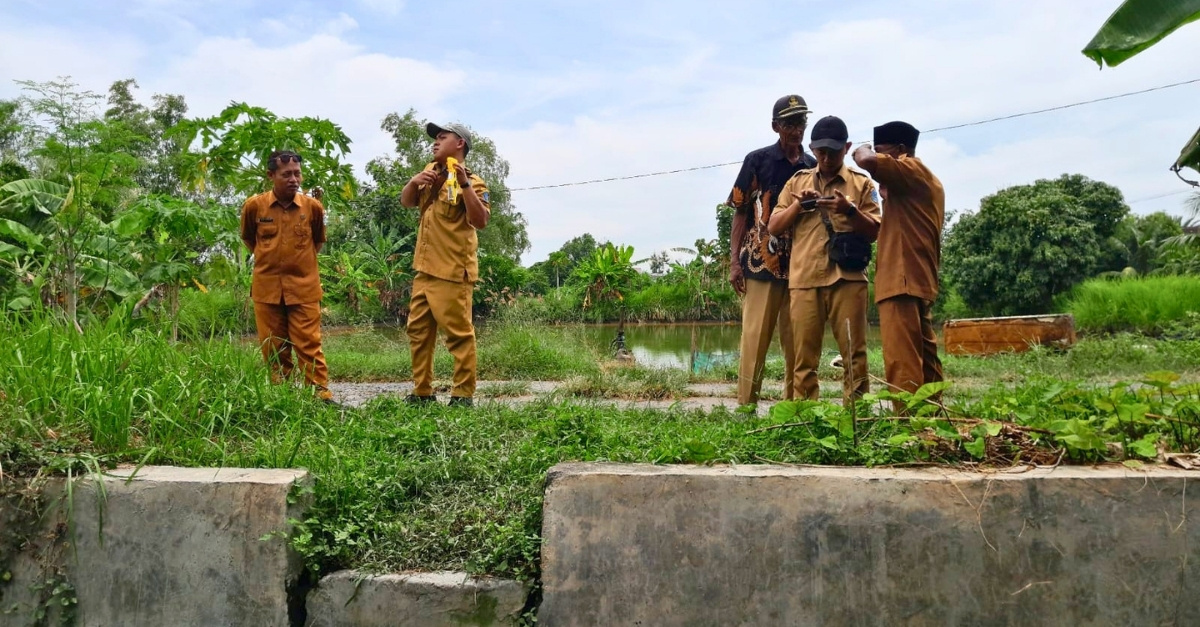 Foto: Koordinasi dan Survei Lapangan Rencana Normalisasi Saluran Air di Desa Wonorejo, Kecamatan Glagah
