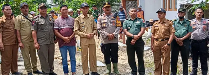 Foto: Peninjauan Lokasi Banjir di Moropelang, Tanggul Saluran Ditinggikan