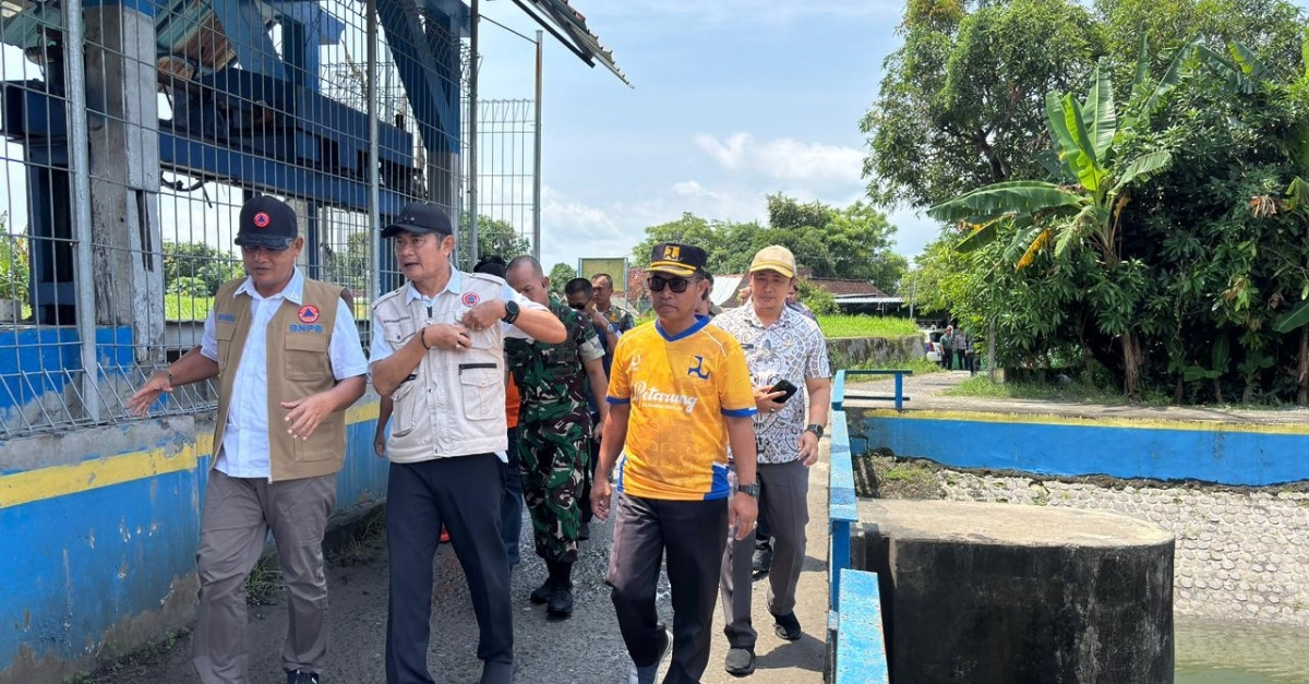 Foto: Sinergi Penanganan Darurat: Deputi BNPB Pastikan Operasional Pompa Banjir Kuro Berjalan Optimal