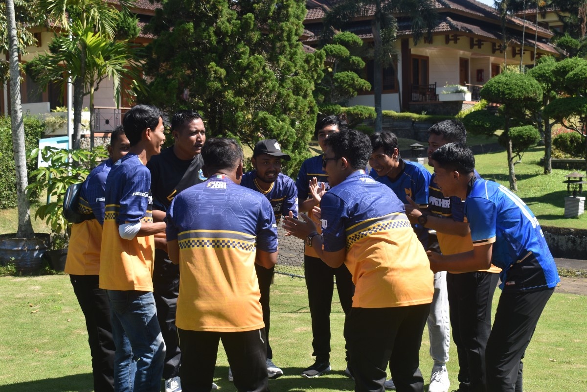Foto: Seru dan Penuh Kebersamaan, SDABK Lamongan Gelar Fun Game Tingkatkan Soliditas Pegawai