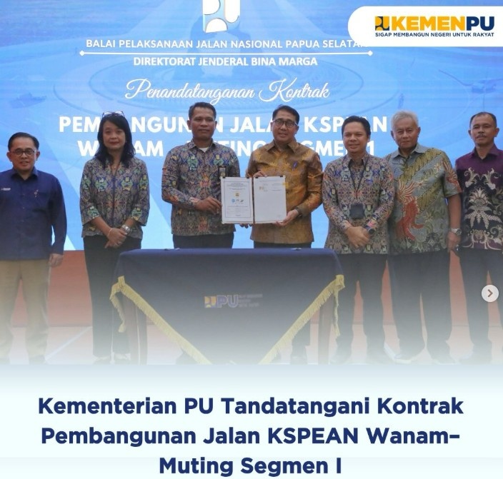 Foto: ementerian Pekerjaan Umum (PU) menandatangani kontrak paket pekerjaan Pembangunan Jalan Kawasan Swasembada Pangan, Energi dan Air Nasional (KSPEAN) Wanam–Muting Segmen I di Provinsi Papua Selatan sepanjang 58 kilometer.