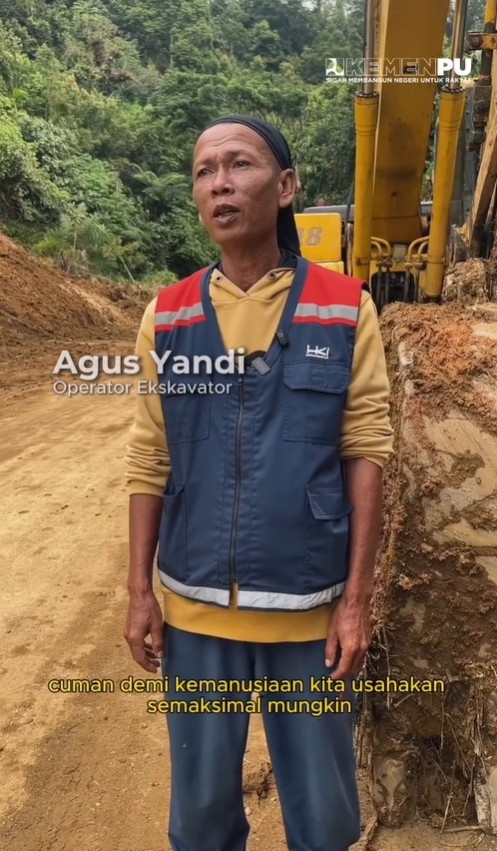 Foto: Bukan sorotan yang mereka cari, tapi pemulihan keadaan setelah bencana. Di balik alat berat dan truk yang terus bergerak, ada dedikasi tanpa lelah. Negara selalu hadir untuk rakyat Indonesia.