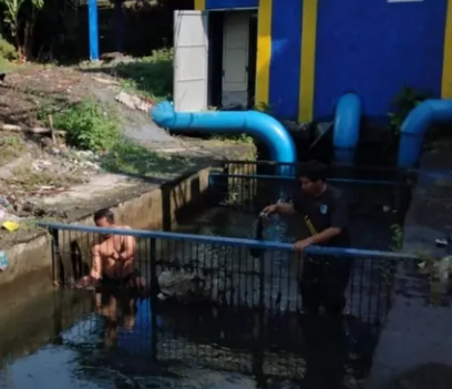 Foto: Edukasi: Pentingnya Pembersihan Pipa dari Sampah untuk Menjaga Kinerja Pompa Bedahan Babat