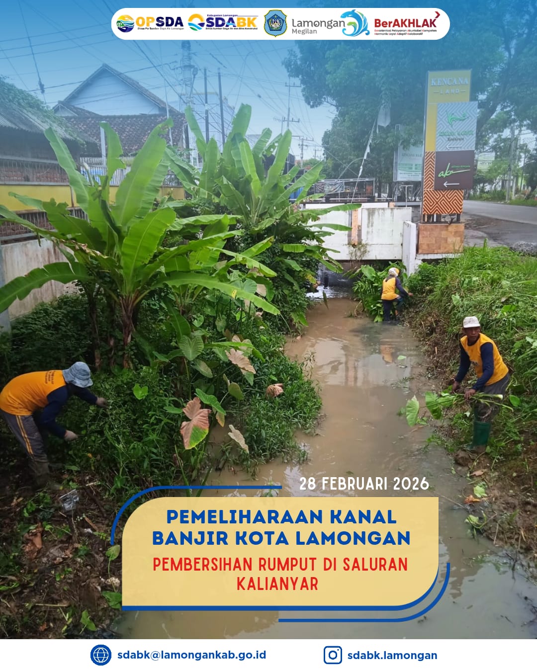 Foto: PEMELIHARAAN KANAL BANJIR KOTA LAMONGAN