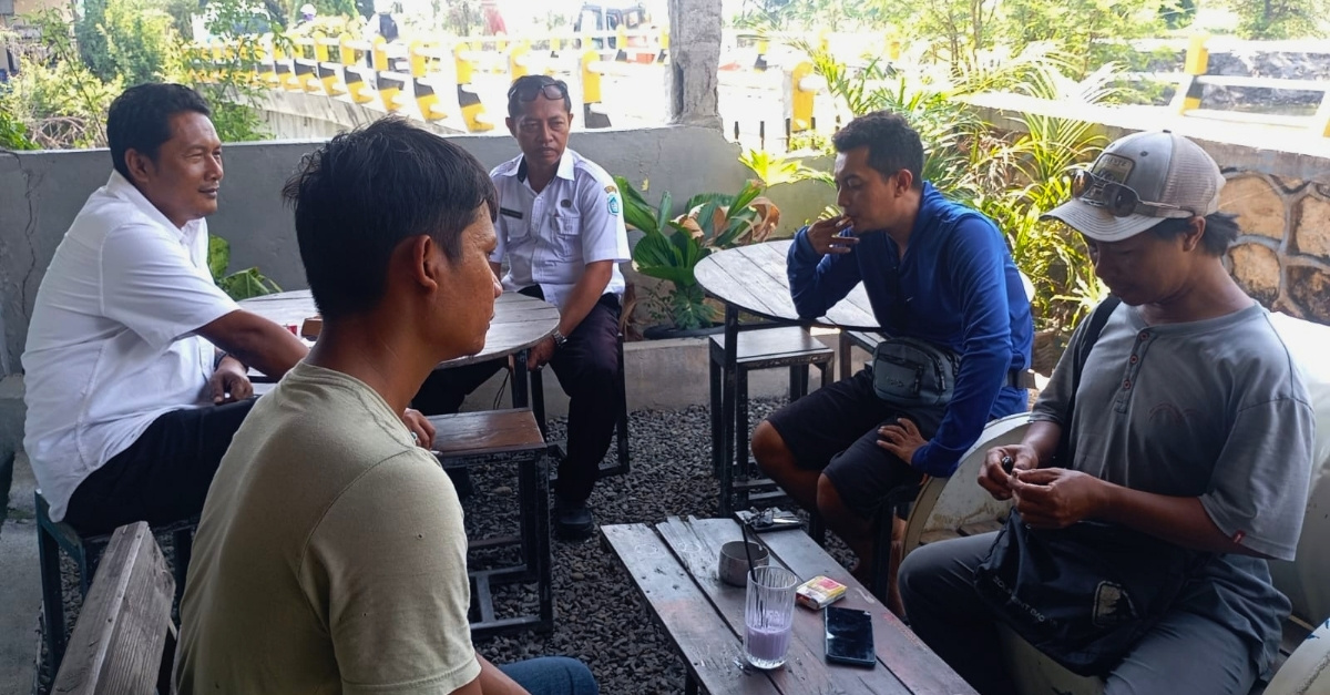 Foto: KOORDINASI DENGAN PEMERINTAH DESA GLAGAH PERKUAT PERSIAPAN NORMALISASI KALI CORONG