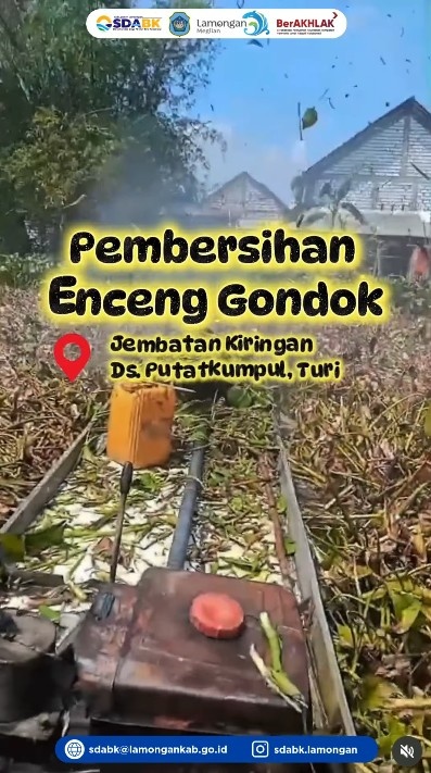 Foto: Penanganan Enceng Gondok di Area Jembatan Kiringan Desa Putatkumpul, Turi Lamongan