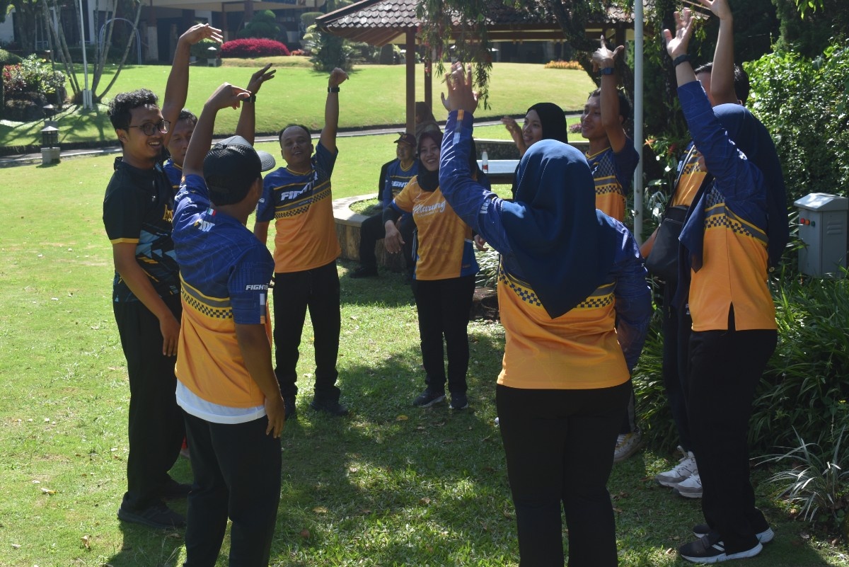Foto: Seru dan Penuh Kebersamaan, SDABK Lamongan Gelar Fun Game Tingkatkan Soliditas Pegawai