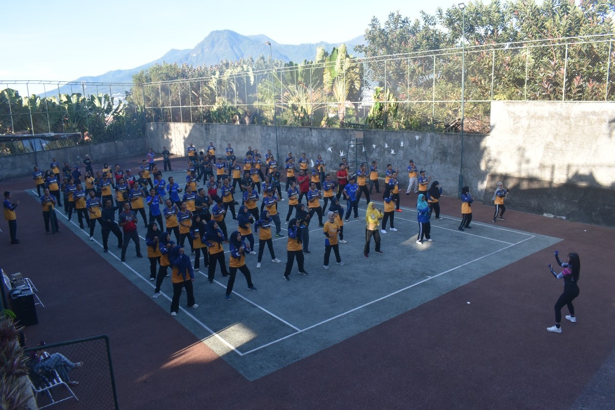 Foto: Semangat Sehat, Kinerja Meningkat: SDABK Lamongan Gelar Senam Bersama