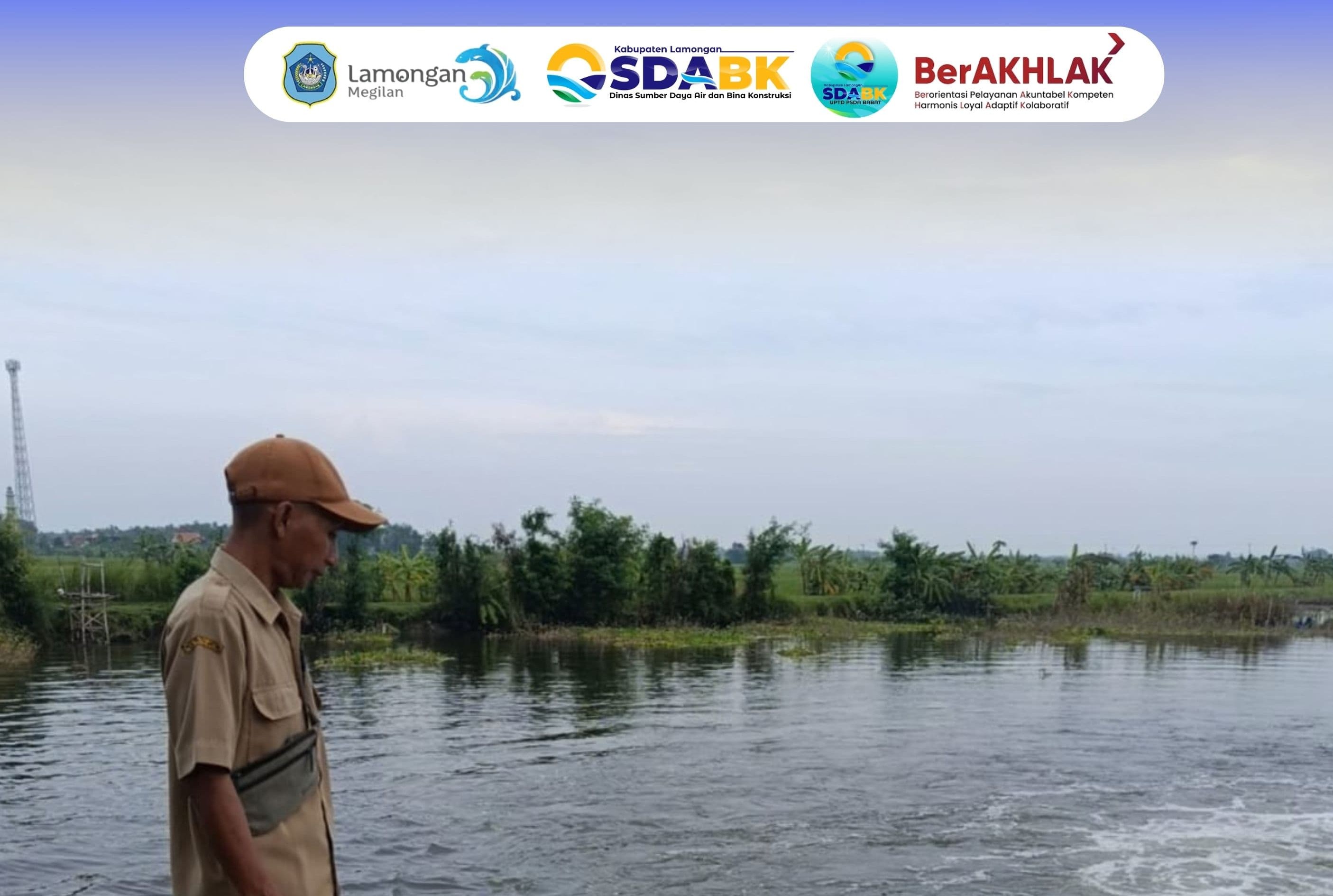 Foto: Tim UPT PSDA Babat melaksanakan kegiatan monitoring dan evaluasi kondisi debit air di Rawa Kwanon kecamatan Pucuk