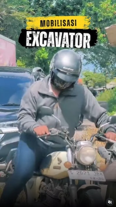 Foto: Dinas Sumber Daya Air dan Bina Konstruksi Kabupaten Lamongan melaksanakan mobilisasi alat berat