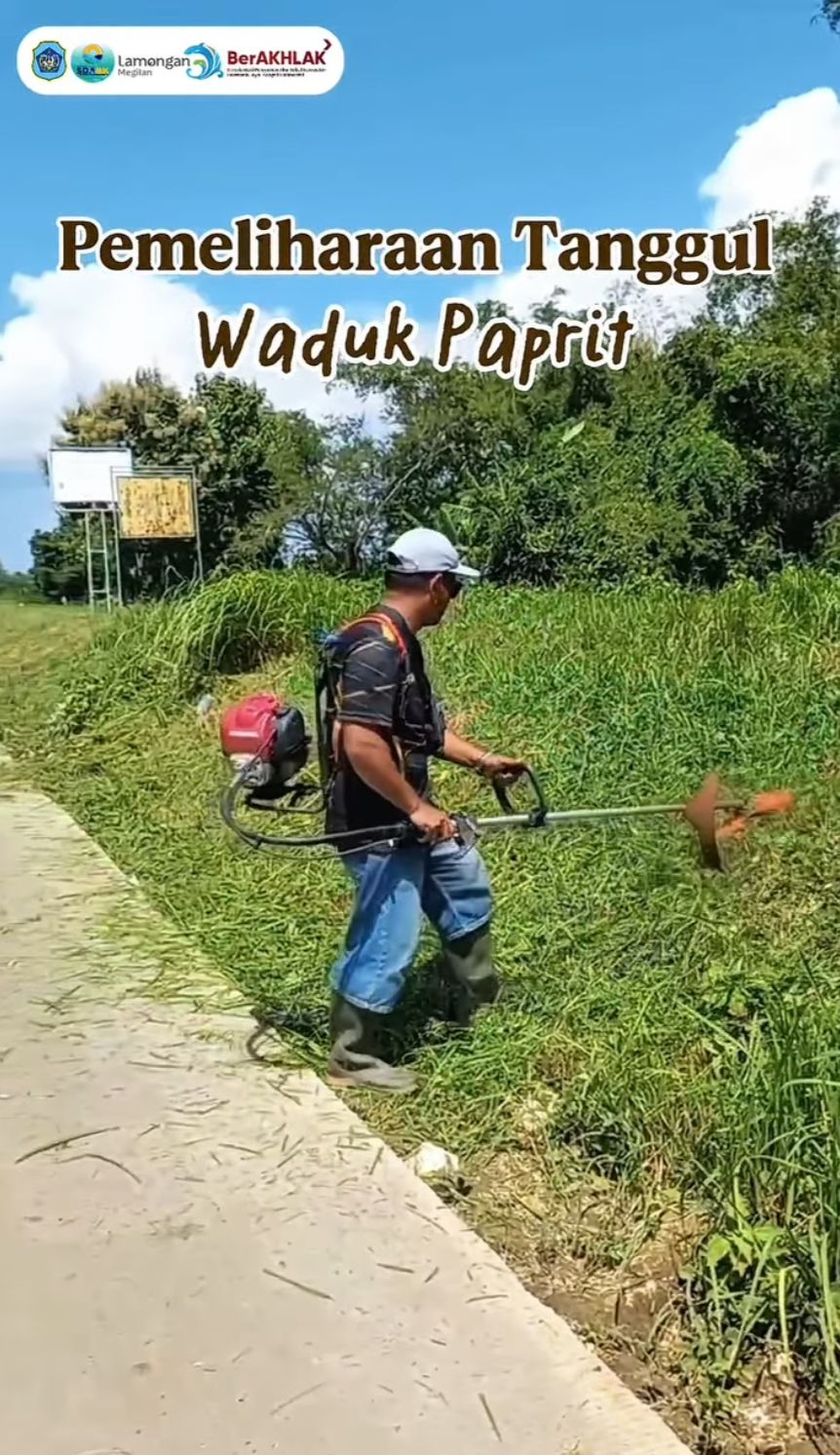 Foto: Pemeliharaan Tanggul Waduk Paprit