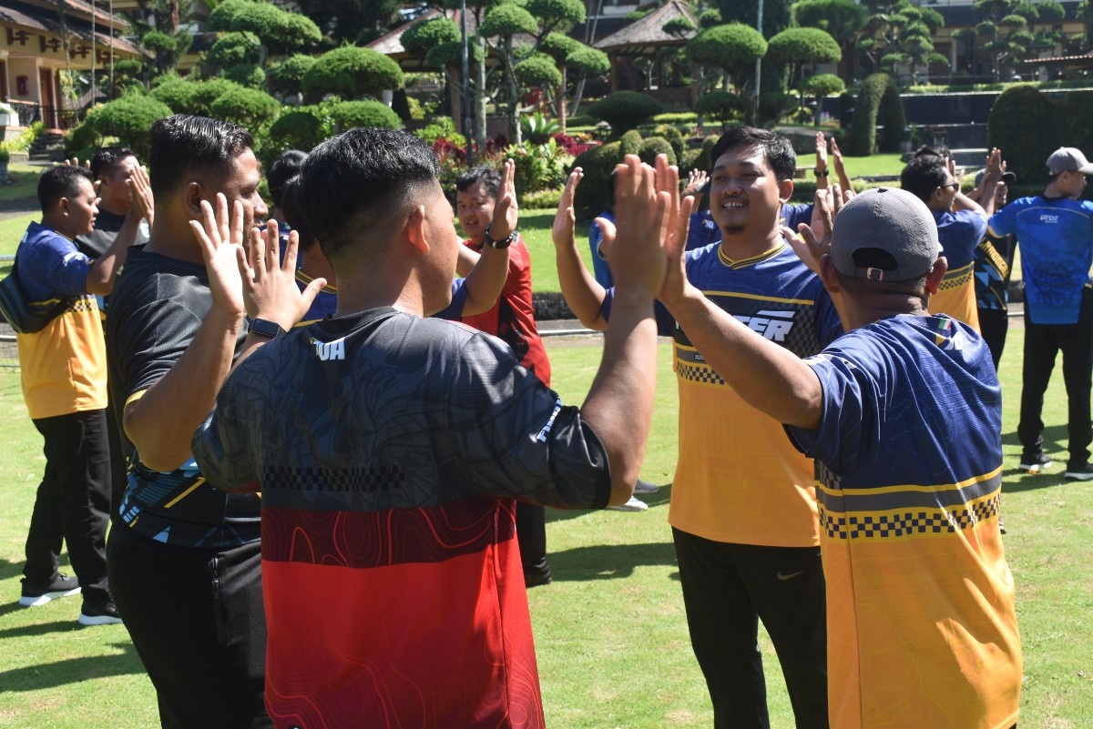 Foto: Seru dan Penuh Kebersamaan, SDABK Lamongan Gelar Fun Game Tingkatkan Soliditas Pegawai