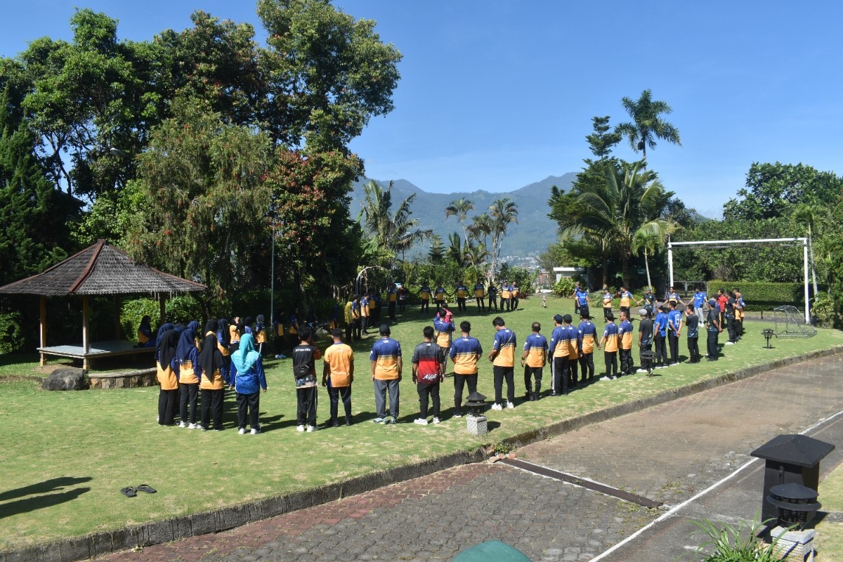 Foto: Seru dan Penuh Kebersamaan, SDABK Lamongan Gelar Fun Game Tingkatkan Soliditas Pegawai